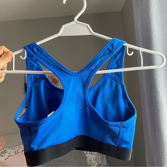 Nike sports bra - Picture 2 of 2